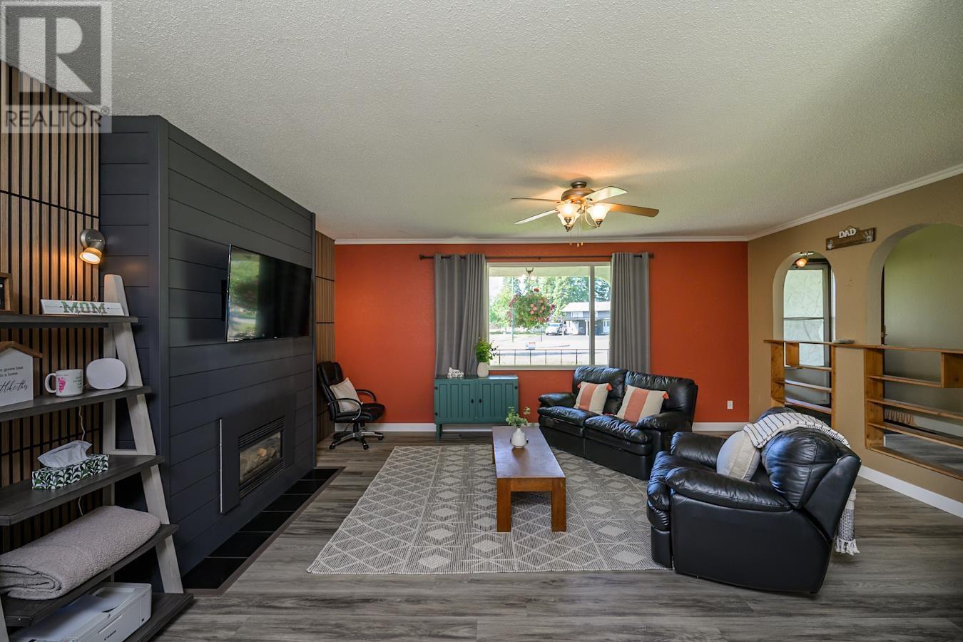 Property at 1443 BUCHANAN AVENUE image 3