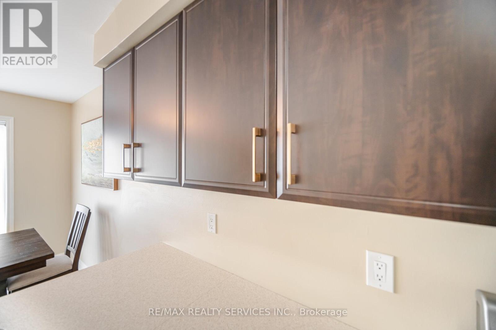 21 - 2 Clay Brick Court, Brampton, Ontario  L6V 4M7 - Photo 11 - W12280090