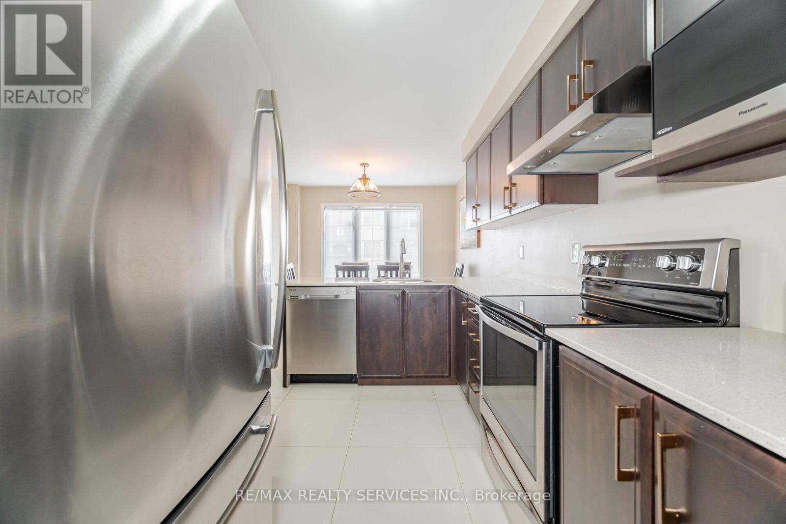 21 - 2 Clay Brick Court, Brampton, Ontario  L6V 4M7 - Photo 12 - W12280090