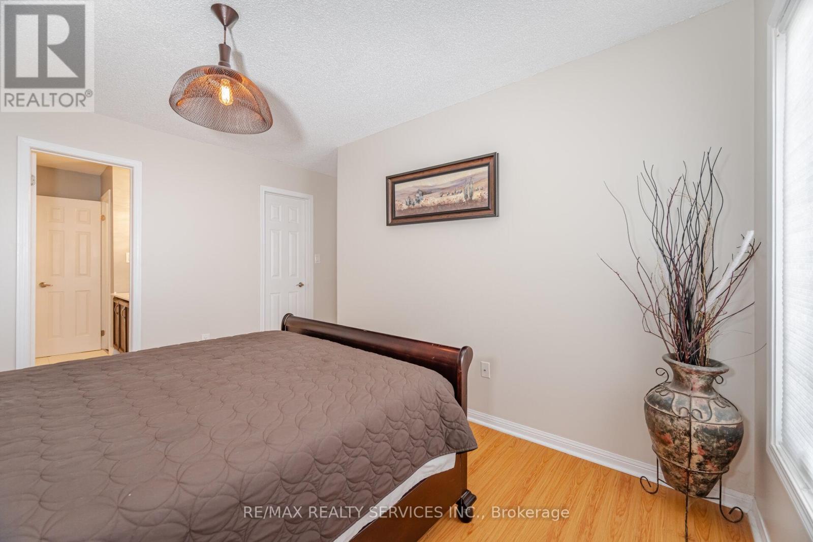 21 - 2 Clay Brick Court, Brampton, Ontario  L6V 4M7 - Photo 17 - W12280090