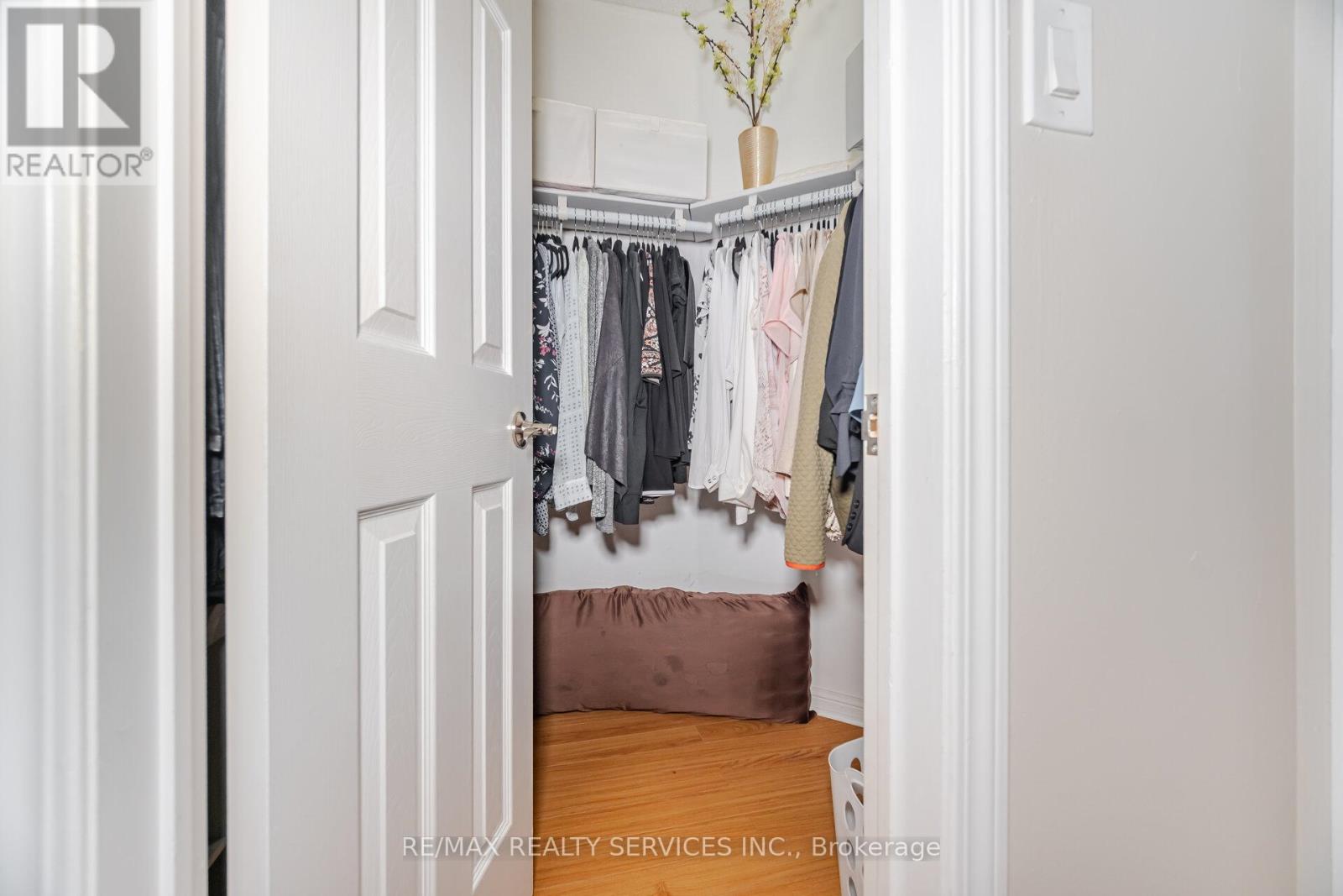 21 - 2 Clay Brick Court, Brampton, Ontario  L6V 4M7 - Photo 18 - W12280090