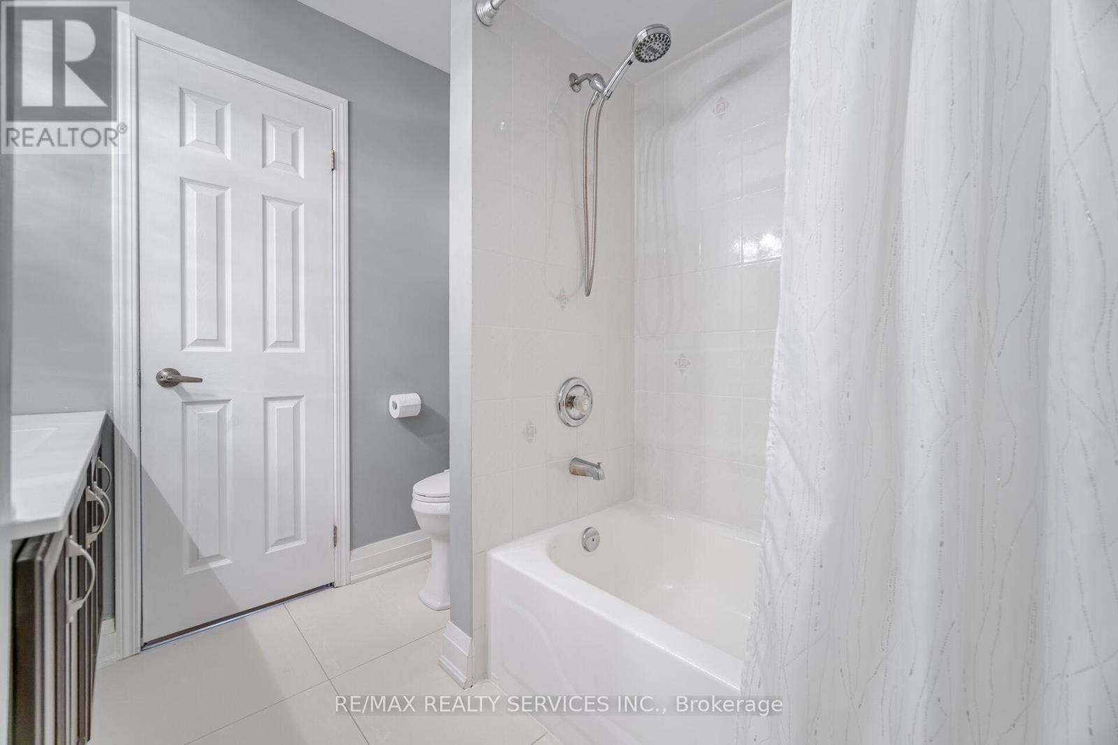 21 - 2 Clay Brick Court, Brampton, Ontario  L6V 4M7 - Photo 23 - W12280090