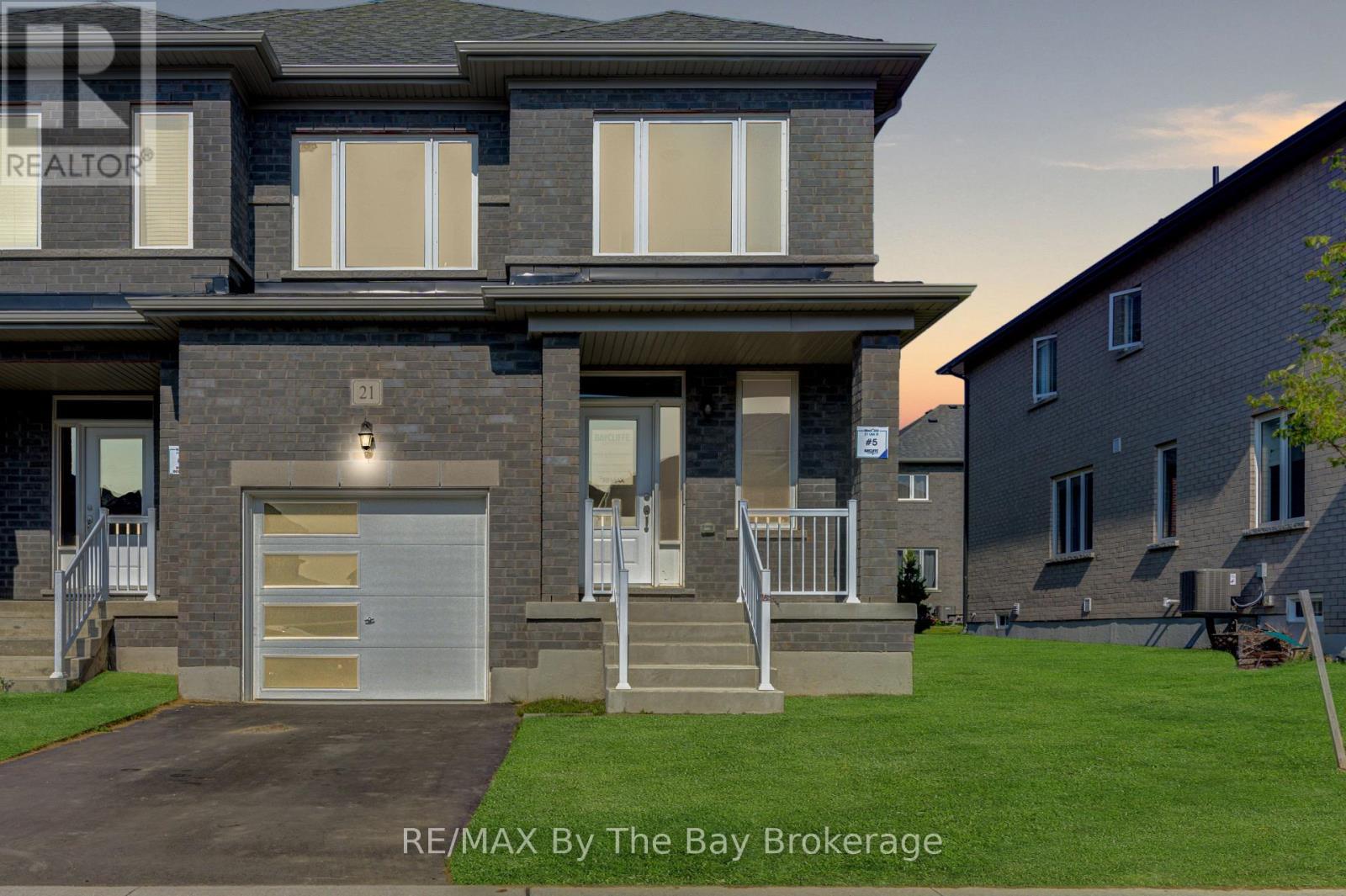 Property at 21 LISA STREET image 1