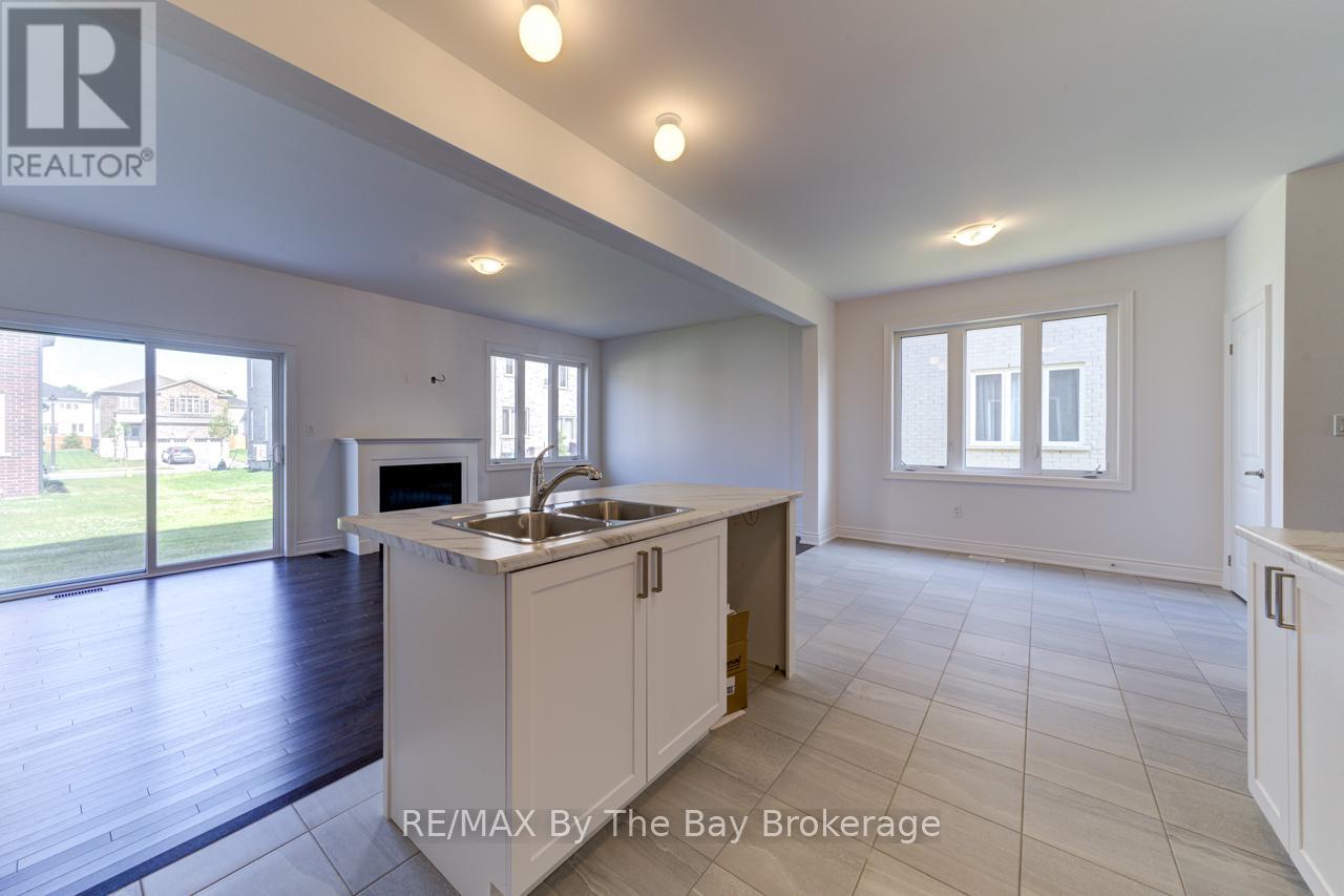21 Lisa Street, Wasaga Beach, Ontario  L9Z 1J9 - Photo 20 - S12280296