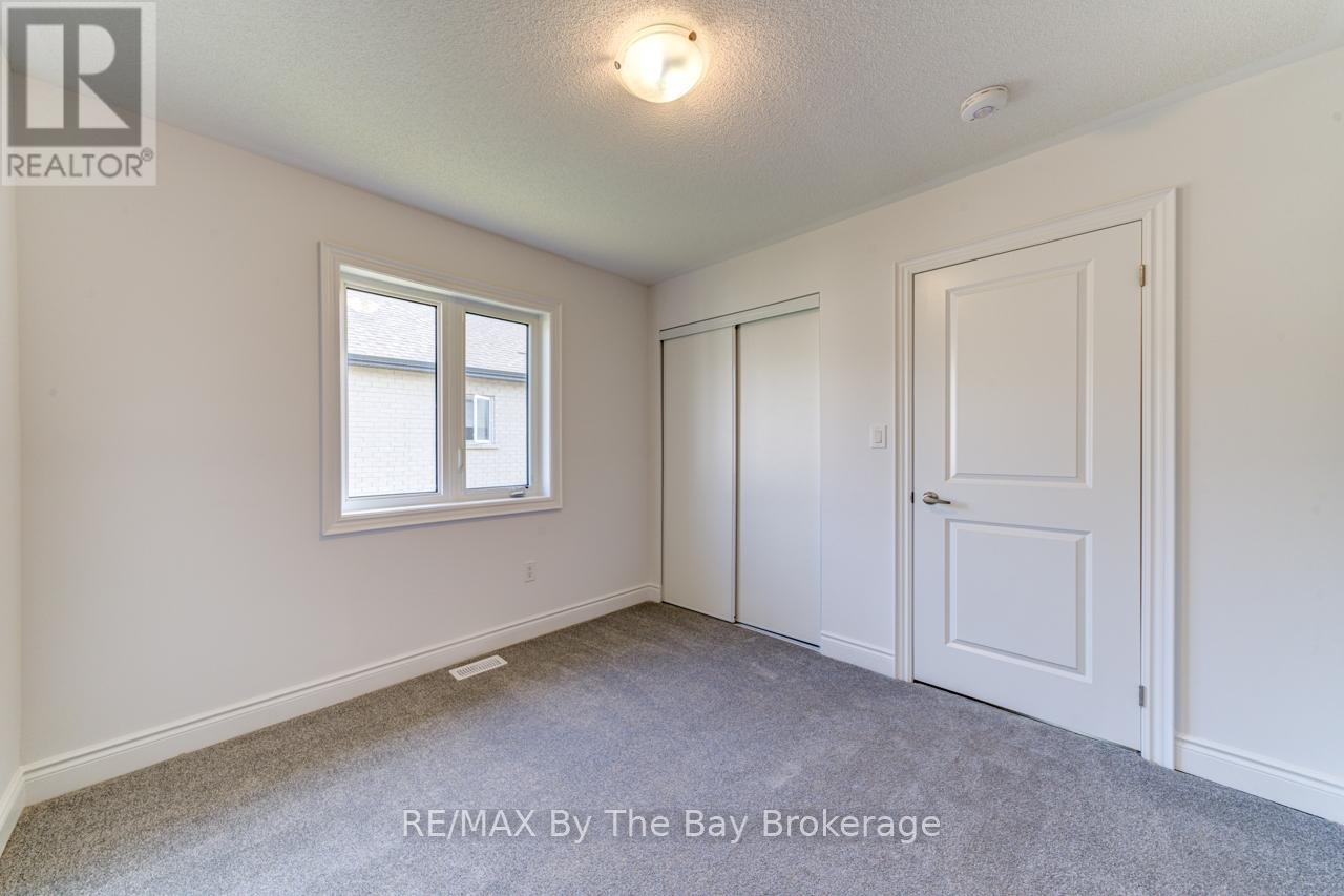 21 Lisa Street, Wasaga Beach, Ontario  L9Z 1J9 - Photo 42 - S12280296
