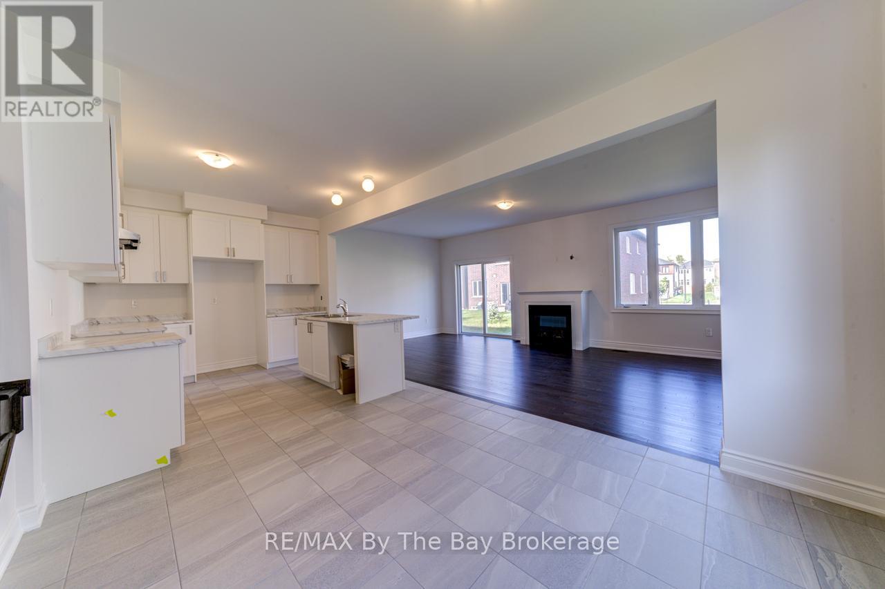 21 Lisa Street, Wasaga Beach, Ontario  L9Z 1J9 - Photo 7 - S12280296