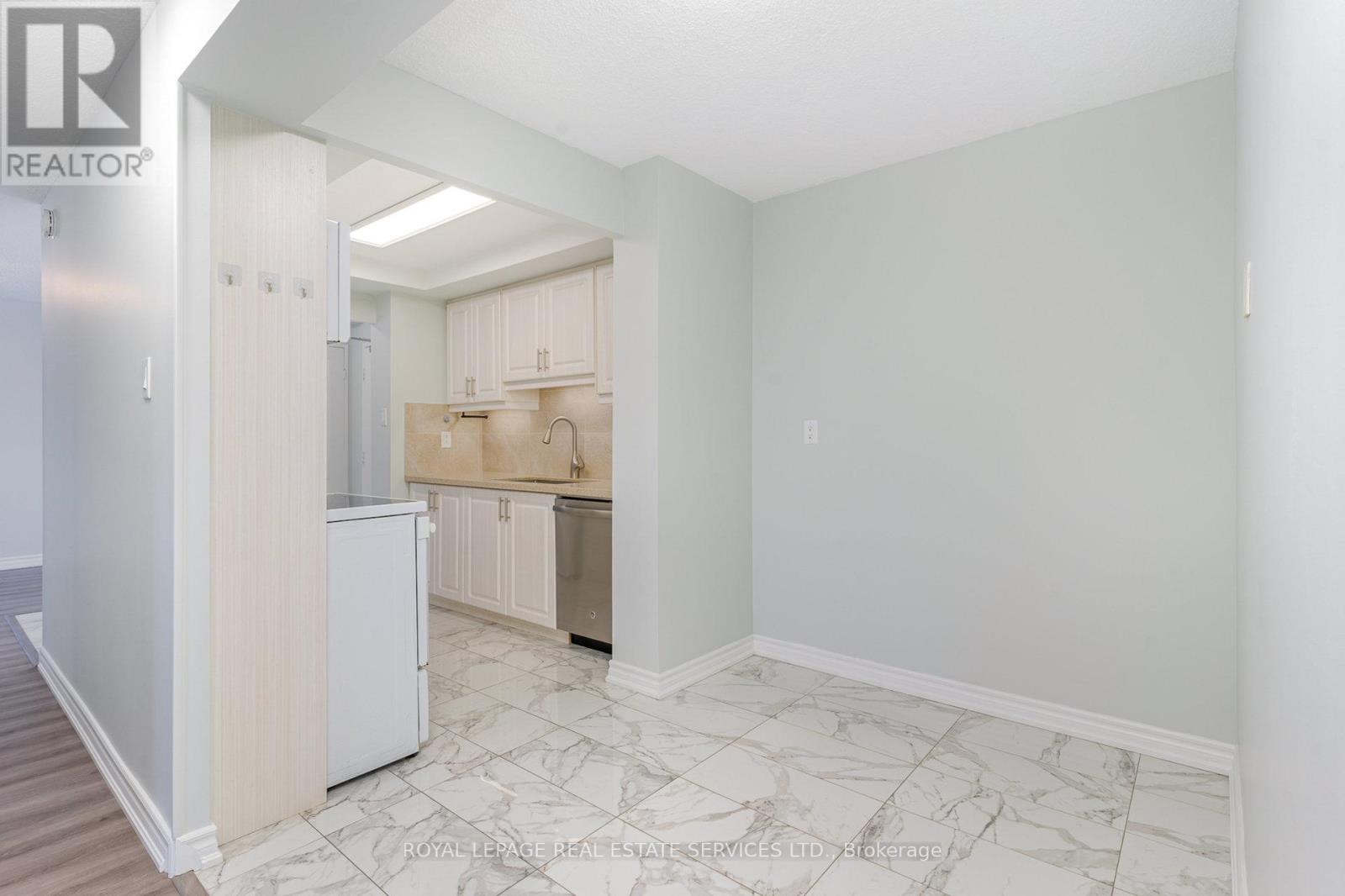 2905 - 3100 Kirwin Avenue, Mississauga, Ontario  L5A 3S6 - Photo 13 - W12280240