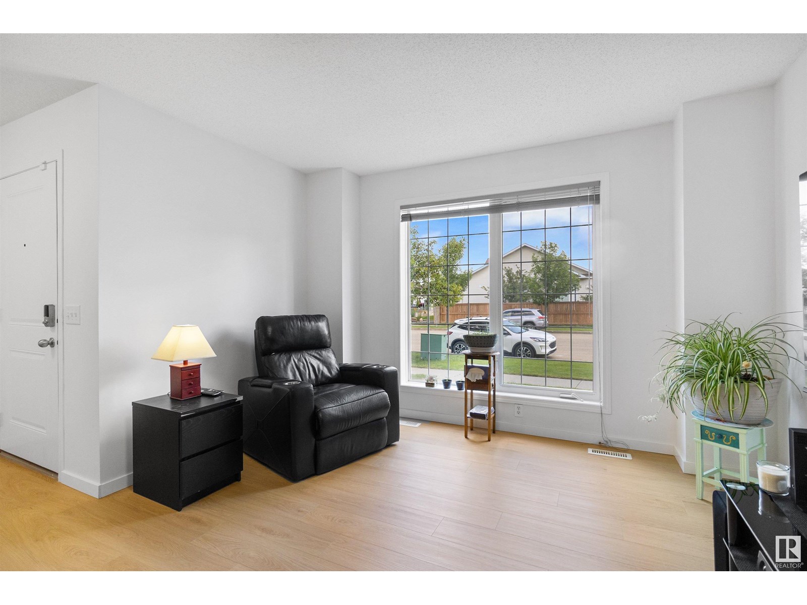 Property at 368 Bothwell DR image 5