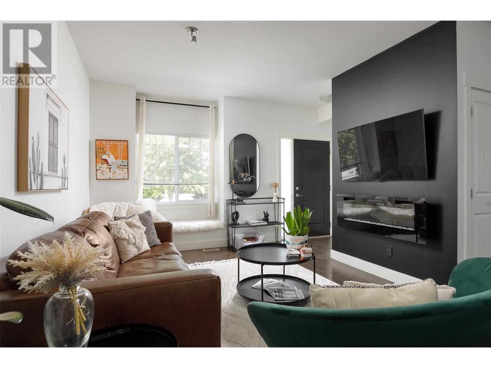 Property at 600 SHERWOOD Road Unit# 21 image 3