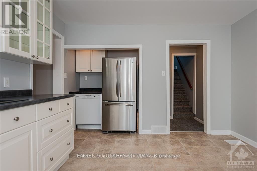 43 Clarendon Avenue, Ottawa, Ontario  K1Y 0P3 - Photo 10 - X12280303