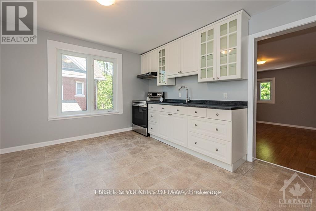 43 Clarendon Avenue, Ottawa, Ontario  K1Y 0P3 - Photo 6 - X12280303