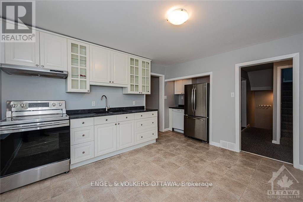 43 Clarendon Avenue, Ottawa, Ontario  K1Y 0P3 - Photo 9 - X12280303