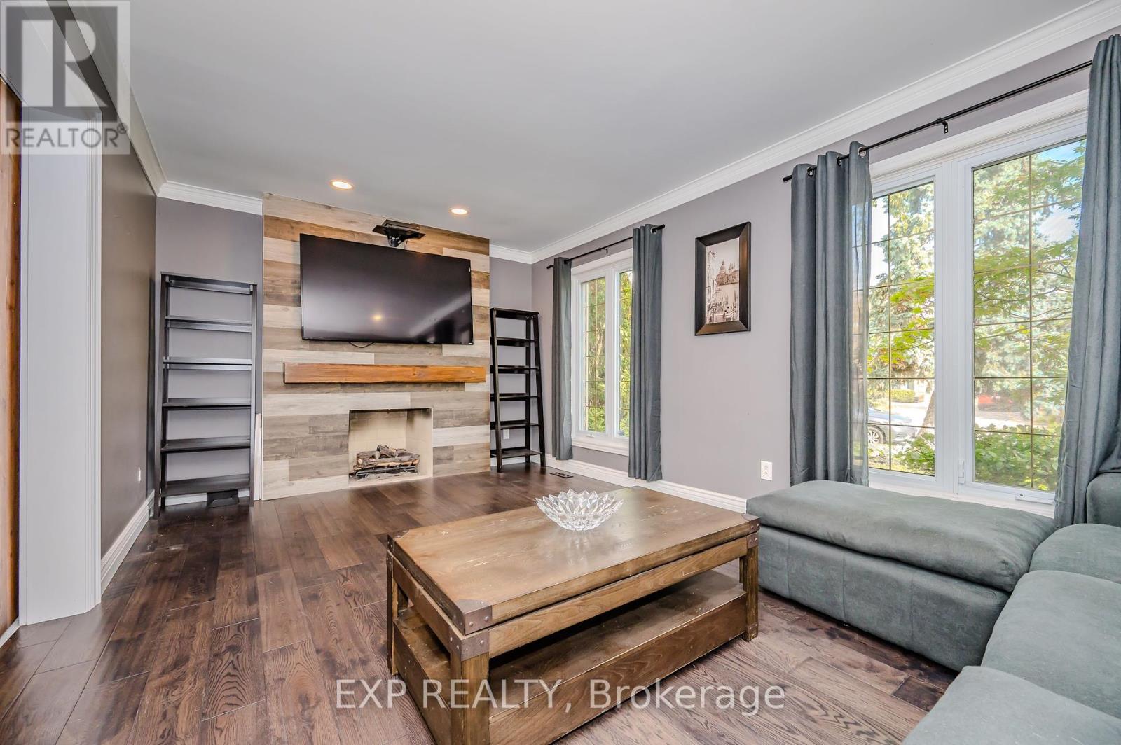 1340 Greeneagle Drive, Oakville, Ontario  L6M 2M9 - Photo 15 - W12280269