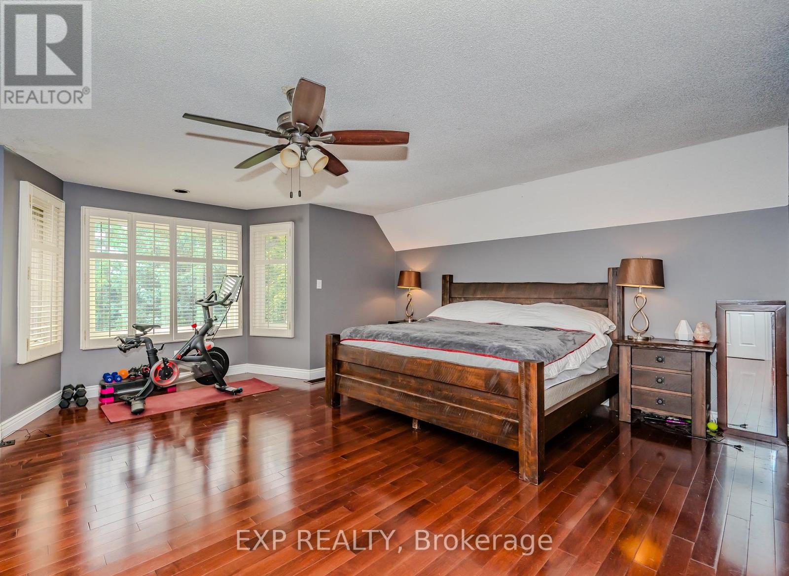 1340 Greeneagle Drive, Oakville, Ontario  L6M 2M9 - Photo 18 - W12280269