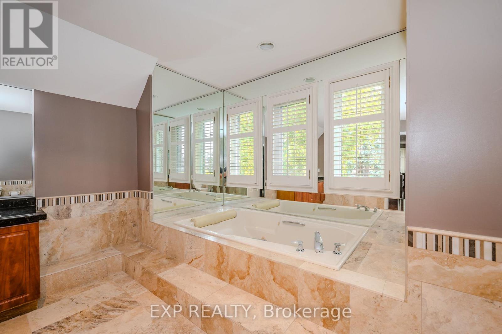 1340 Greeneagle Drive, Oakville, Ontario  L6M 2M9 - Photo 21 - W12280269