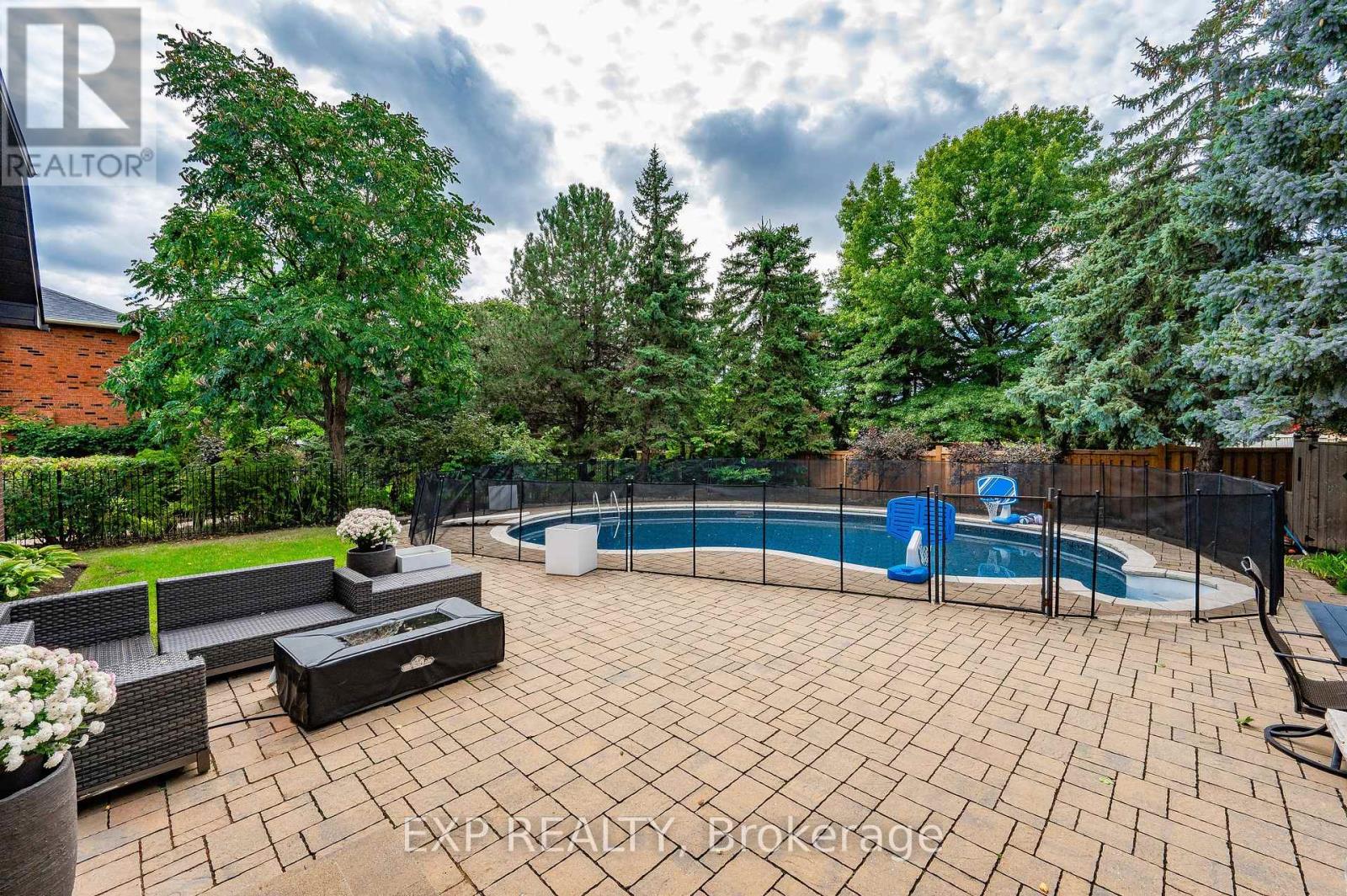 1340 Greeneagle Drive, Oakville, Ontario  L6M 2M9 - Photo 35 - W12280269