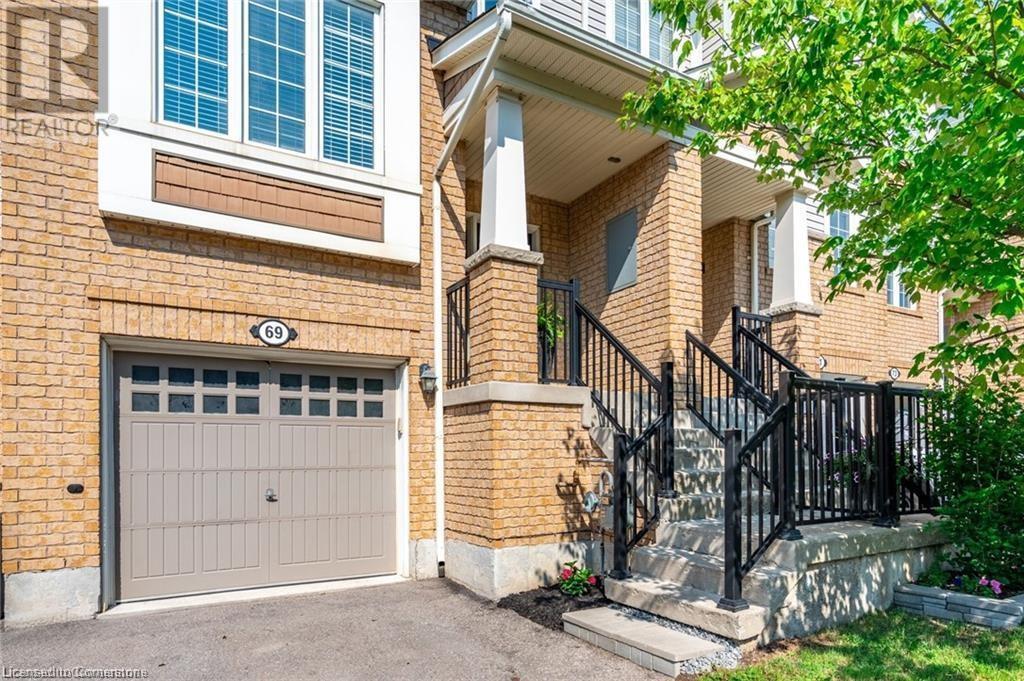 Property at 69 HEPWORTH Crescent image 2