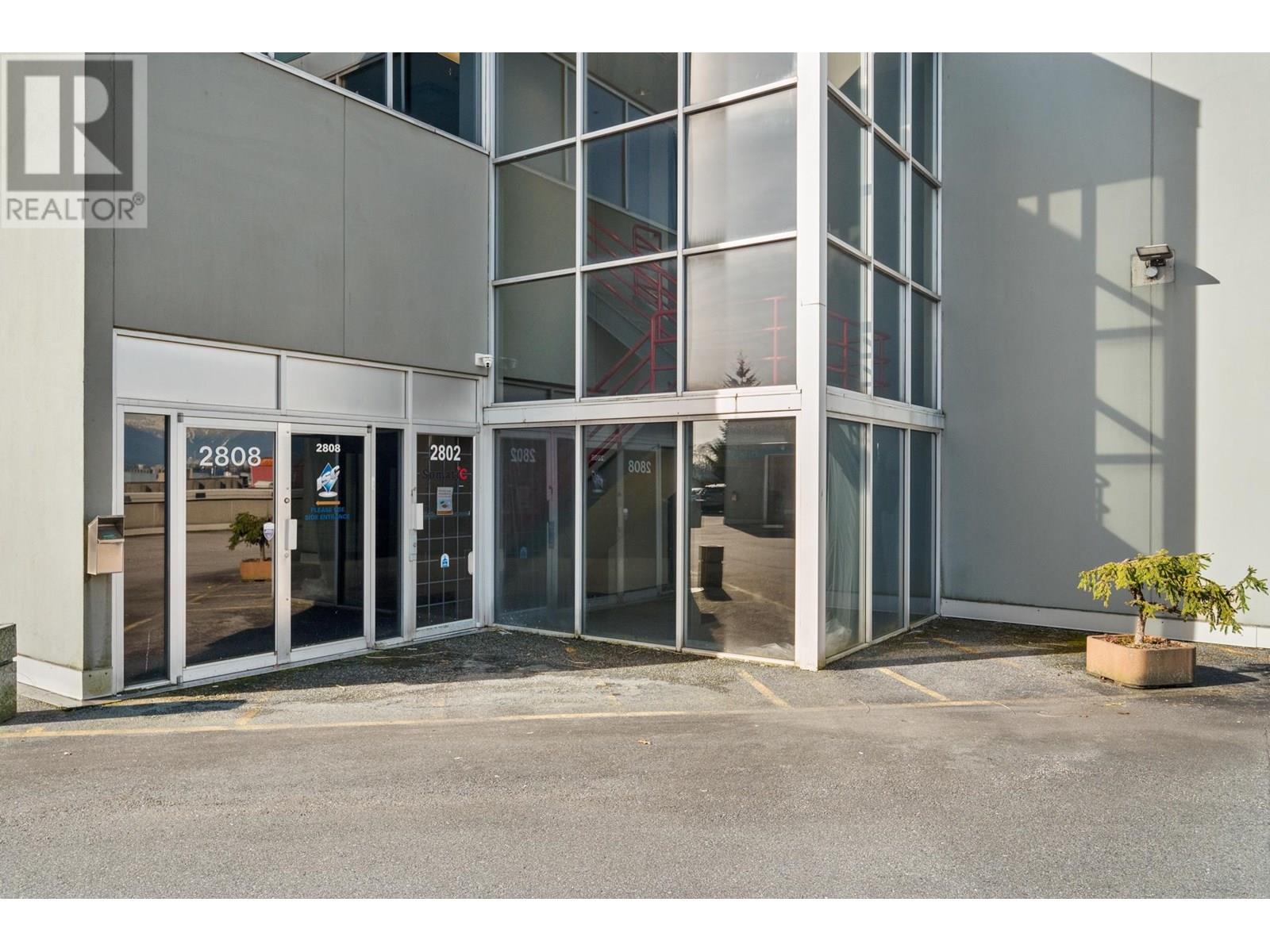 2802 Ingleton Avenue, Burnaby, British Columbia  V5C 6G7 - Photo 4 - C8070712