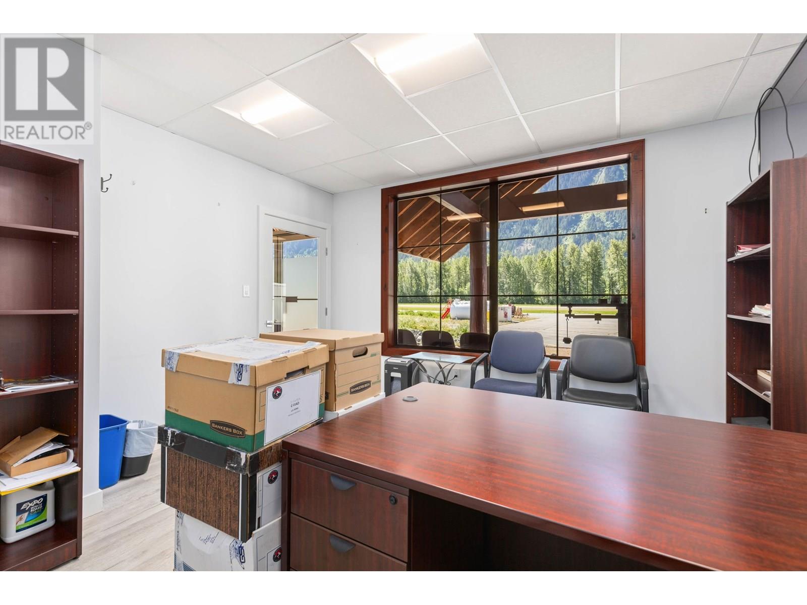 1850 Airport Road, Pemberton, British Columbia  V0N 2L0 - Photo 14 - C8070715