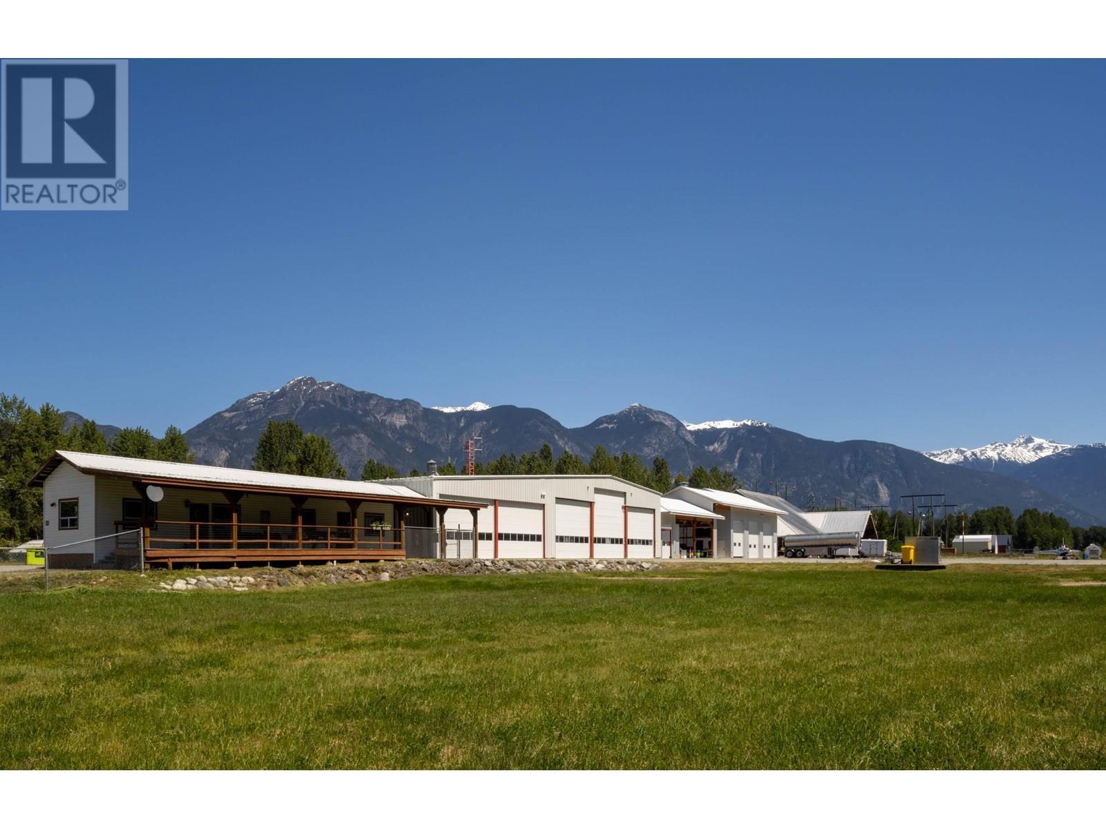 1850 Airport Road, Pemberton, British Columbia  V0N 2L0 - Photo 3 - C8070715