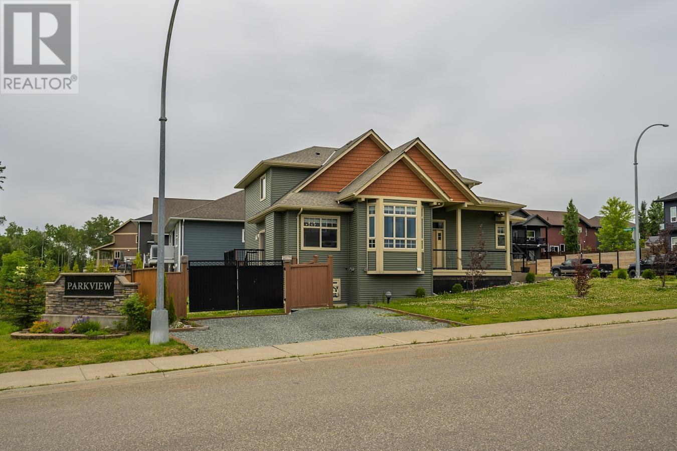 Property at 3012 PARKVIEW CRESCENT image 1