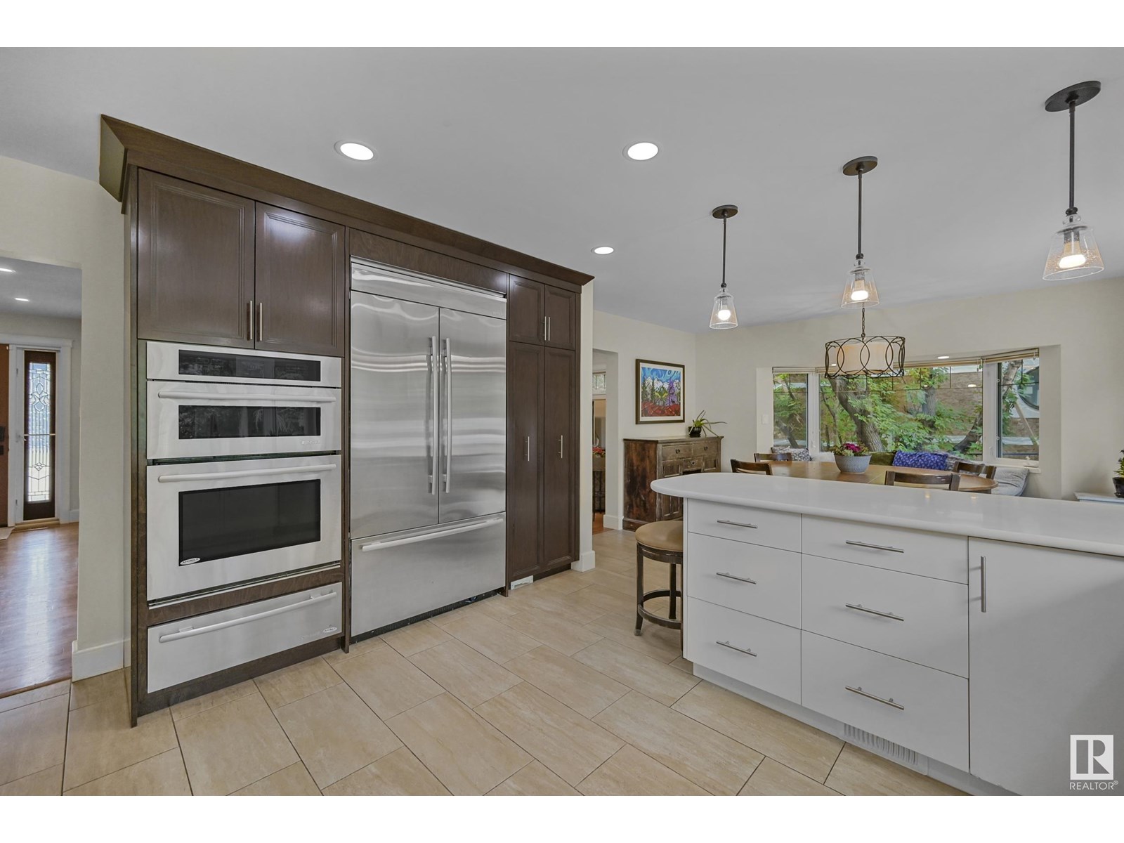 Property at 12408 39 AV NW image 3