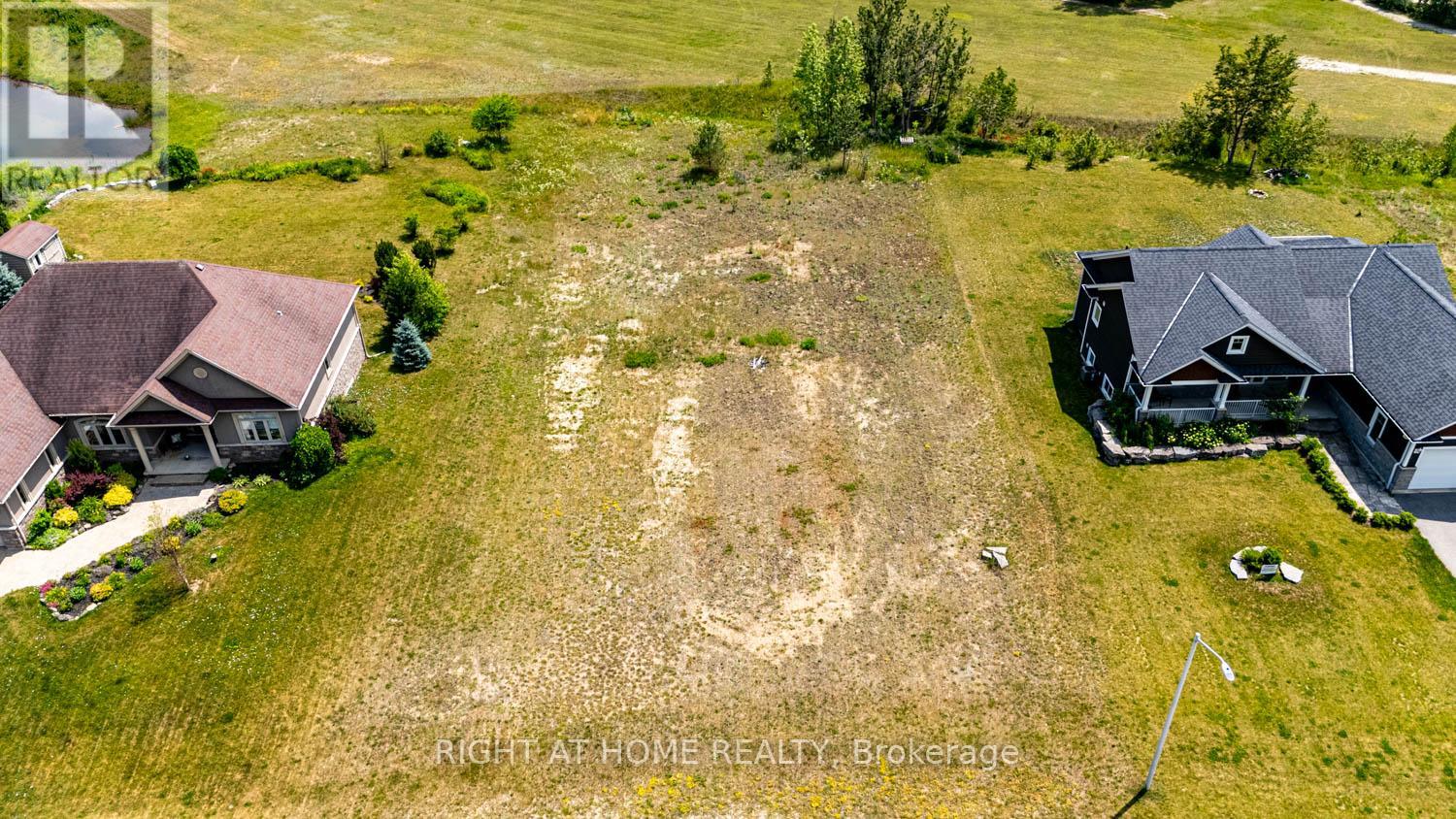 8 Deanna Drive, Wasaga Beach, Ontario  L9Z 1J5 - Photo 4 - S12280308