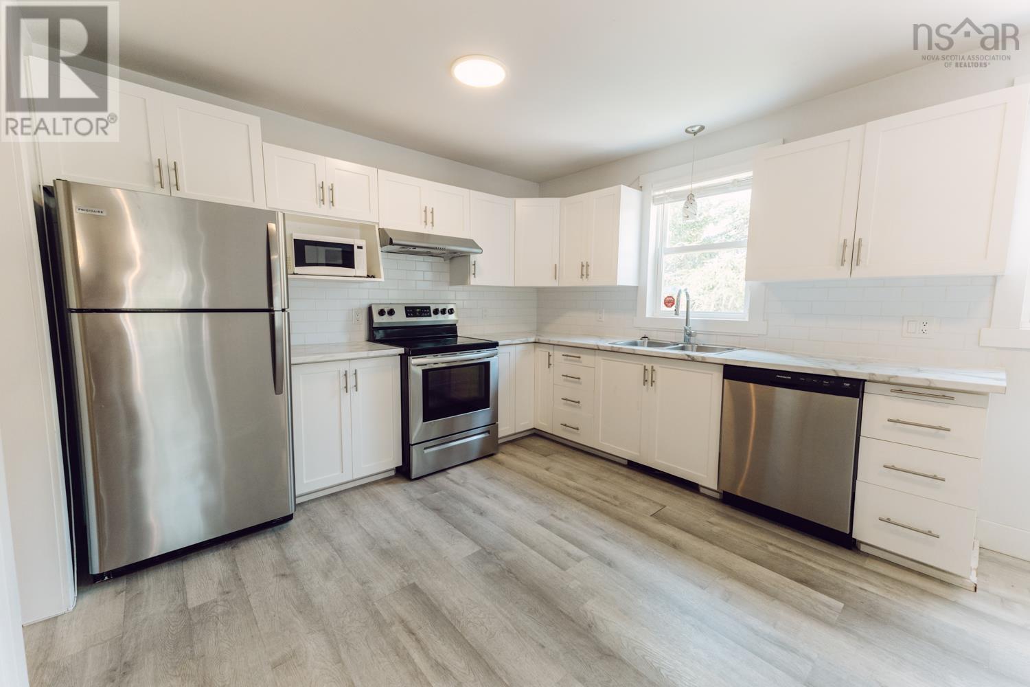 Property at 113 Rosedale Avenue image 3