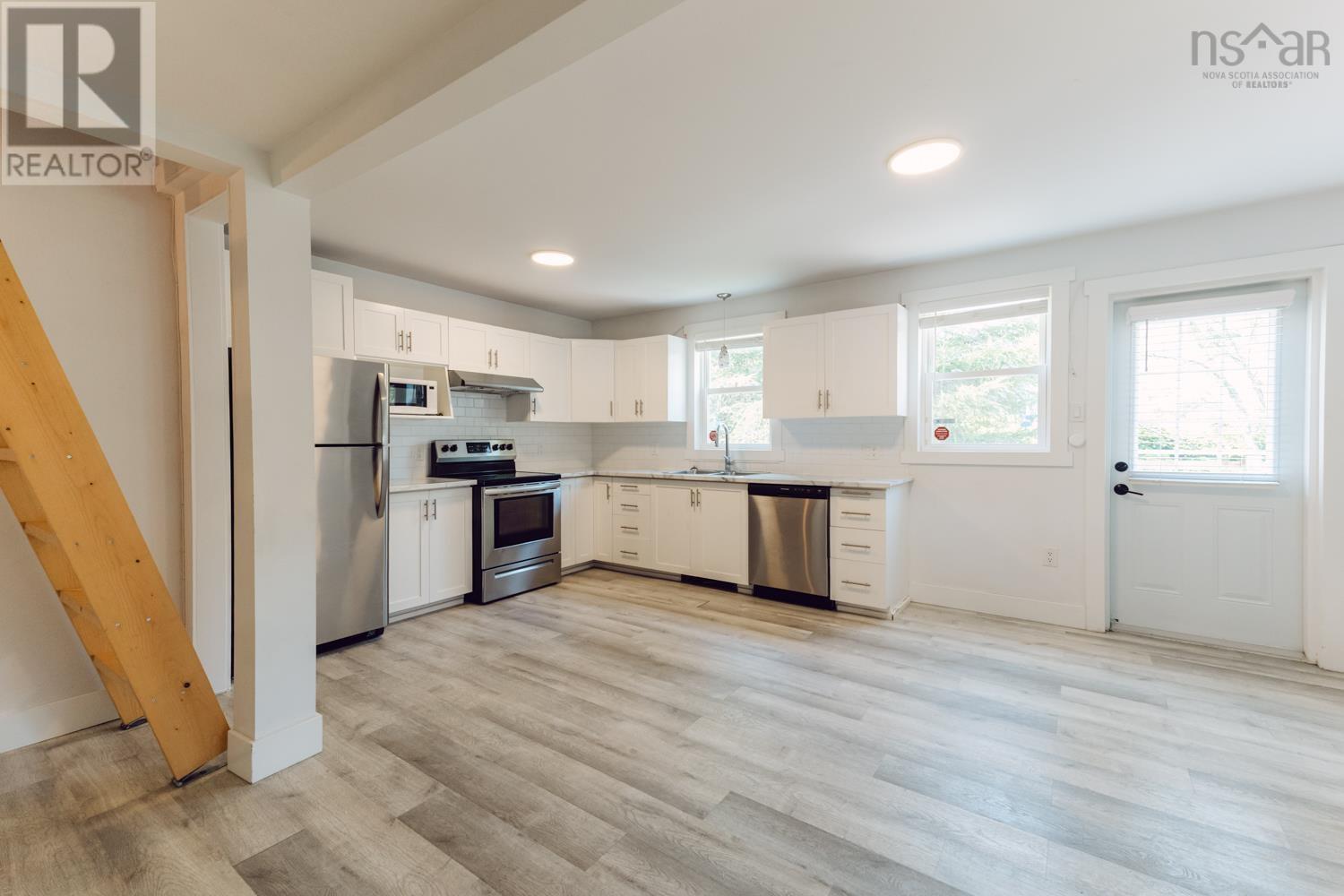 Property at 113 Rosedale Avenue image 4