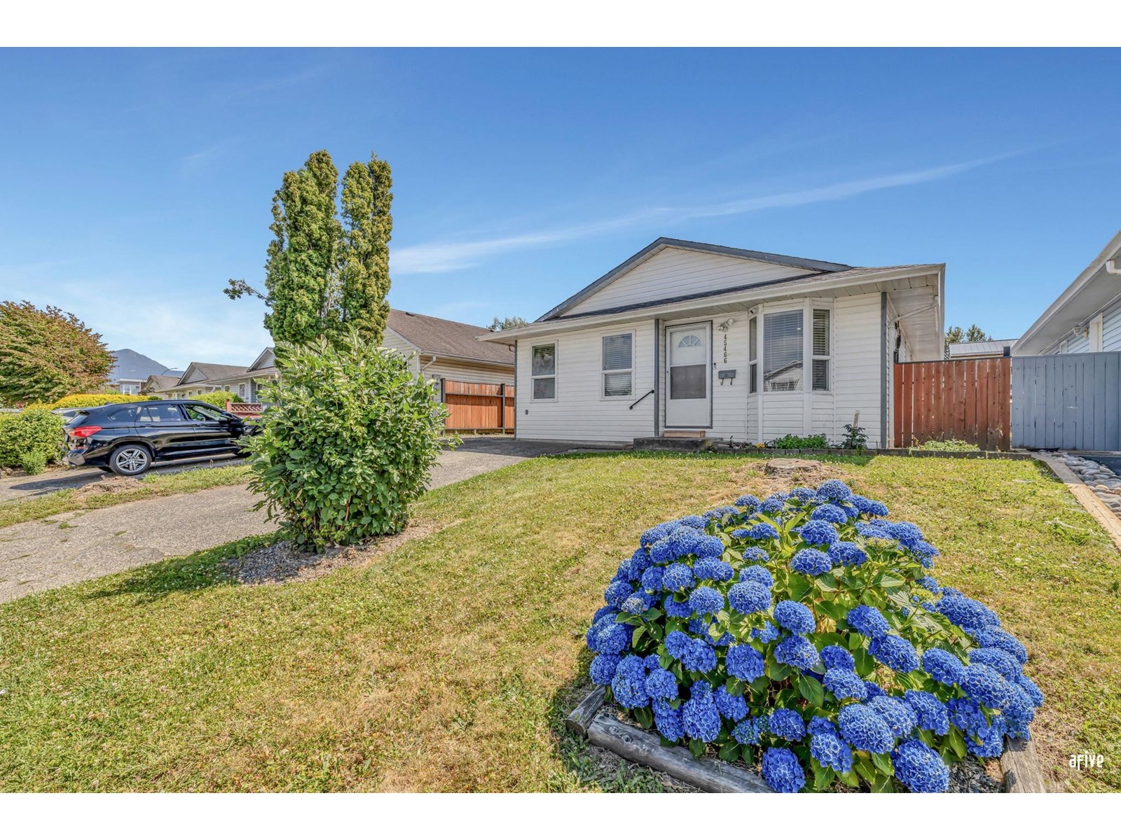 Property at 45466 MEADOWBROOK DRIVE image 1