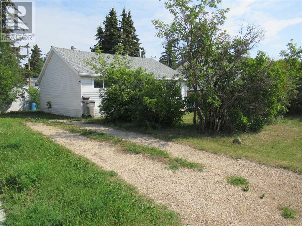 Property at 9512 103 Avenue image 3