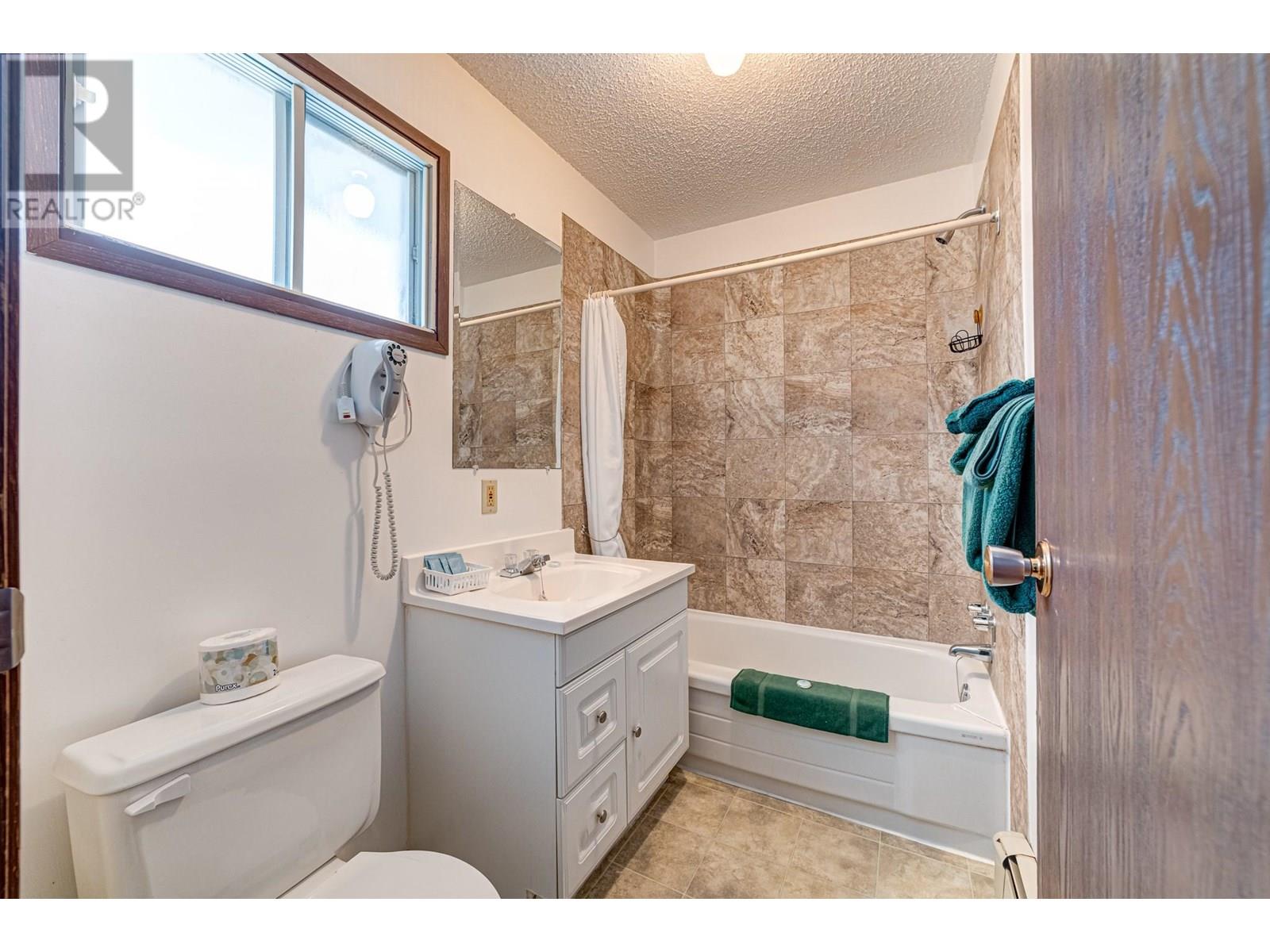 1302 Highway 3, Fernie, British Columbia  V0B 1M5 - Photo 23 - 10331398