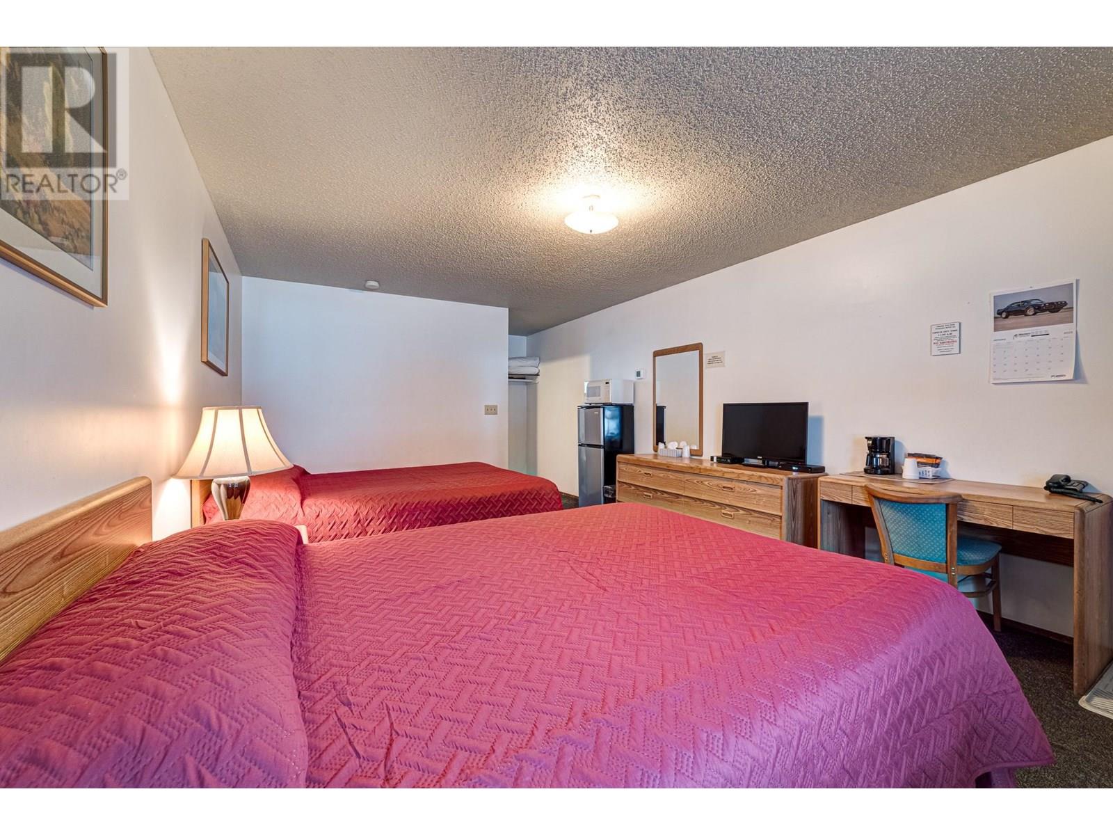 1302 Highway 3, Fernie, British Columbia  V0B 1M5 - Photo 12 - 10331398