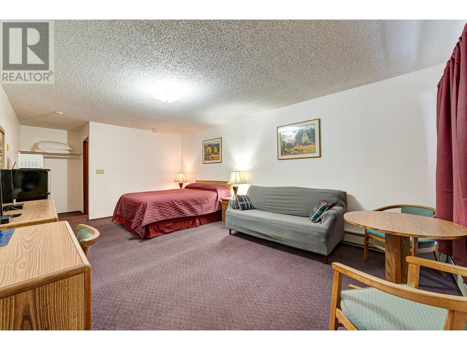 1302 Highway 3, Fernie, British Columbia  V0B 1M5 - Photo 24 - 10331398