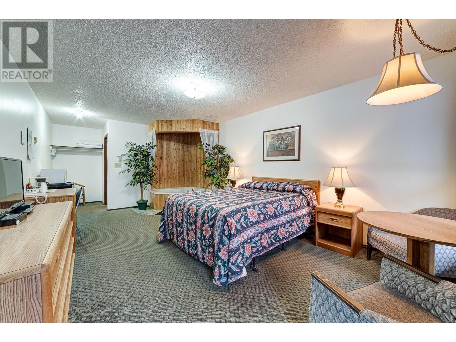 1302 Highway 3, Fernie, British Columbia  V0B 1M5 - Photo 7 - 10331398