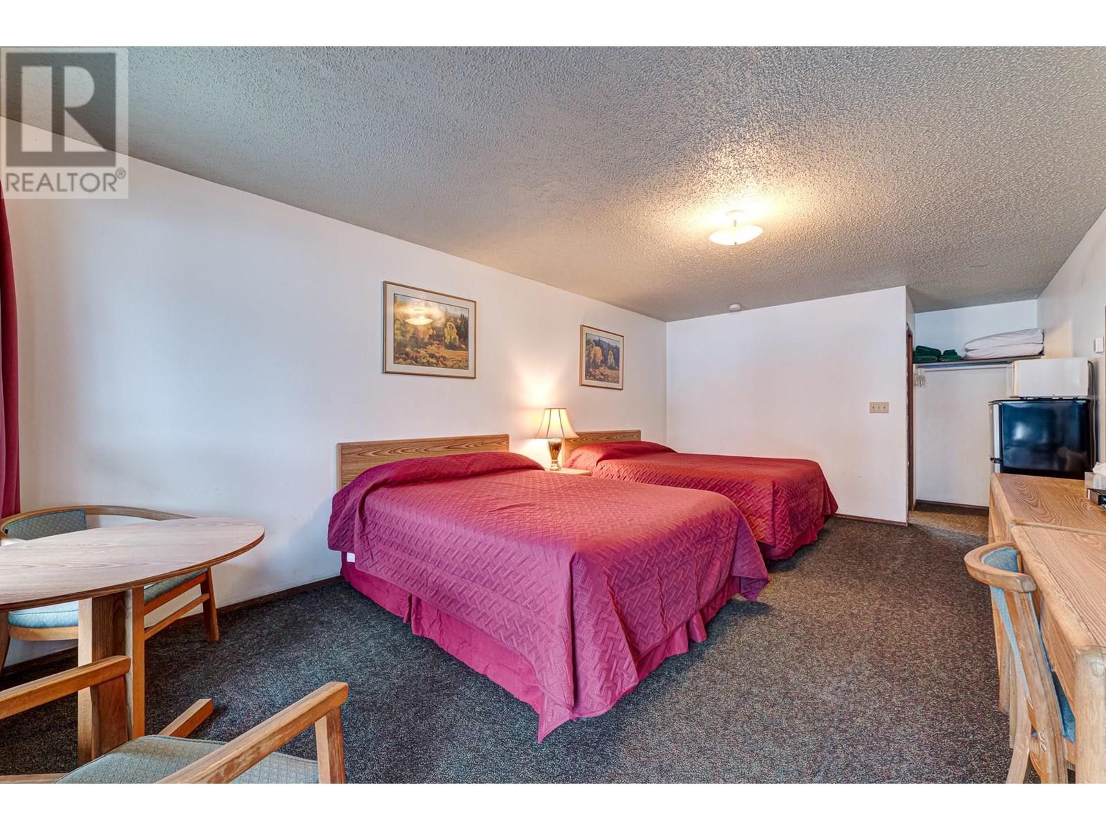 1302 Highway 3, Fernie, British Columbia  V0B 1M5 - Photo 11 - 10331398