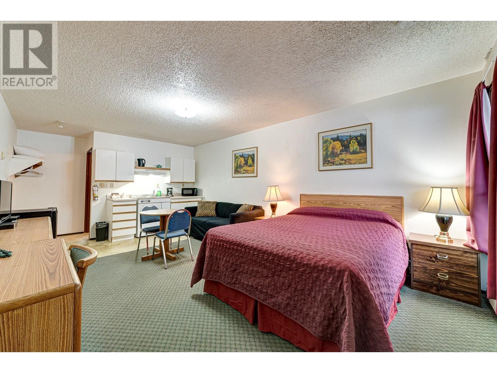 1302 Highway 3, Fernie, British Columbia  V0B 1M5 - Photo 15 - 10331398