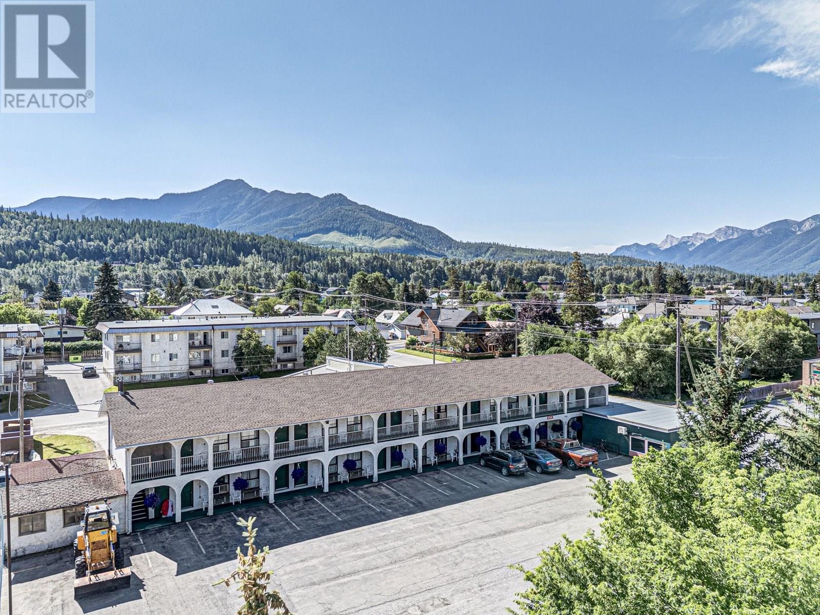 1302 Highway 3, Fernie, British Columbia  V0B 1M5 - Photo 3 - 10331398