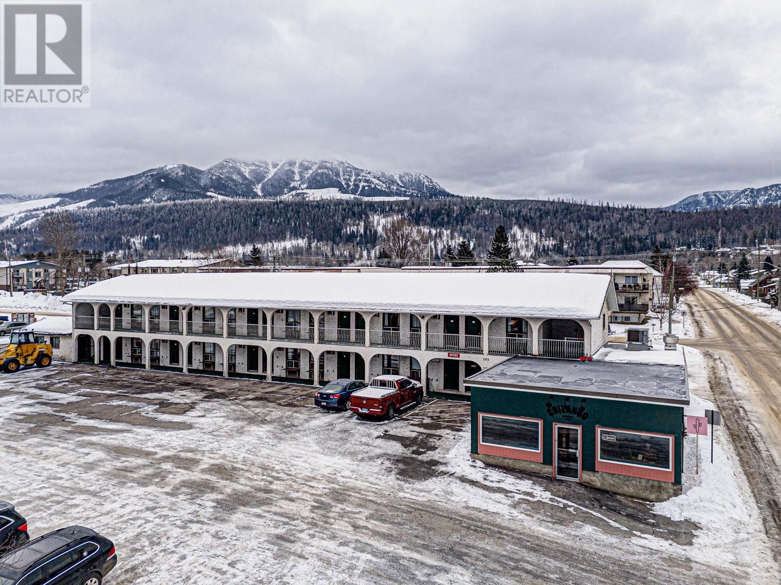1302 Highway 3, Fernie, British Columbia  V0B 1M5 - Photo 46 - 10331398