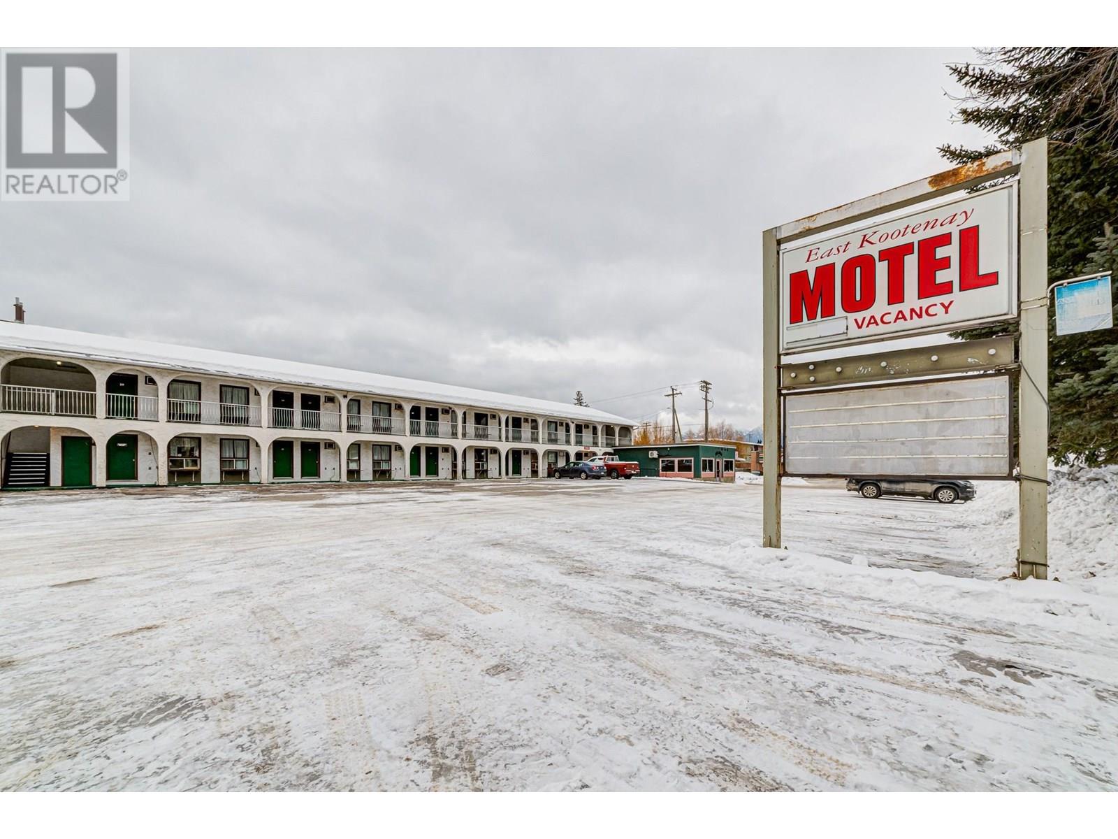 1302 Highway 3, Fernie, British Columbia  V0B 1M5 - Photo 47 - 10331398