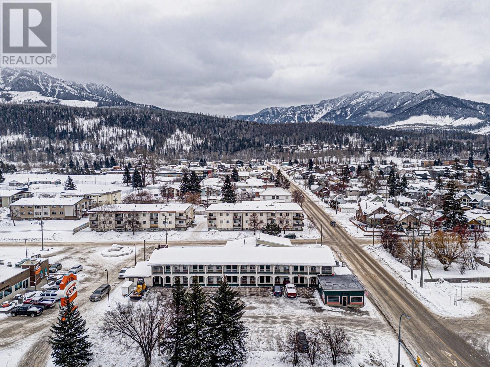 1302 Highway 3, Fernie, British Columbia  V0B 1M5 - Photo 42 - 10331398