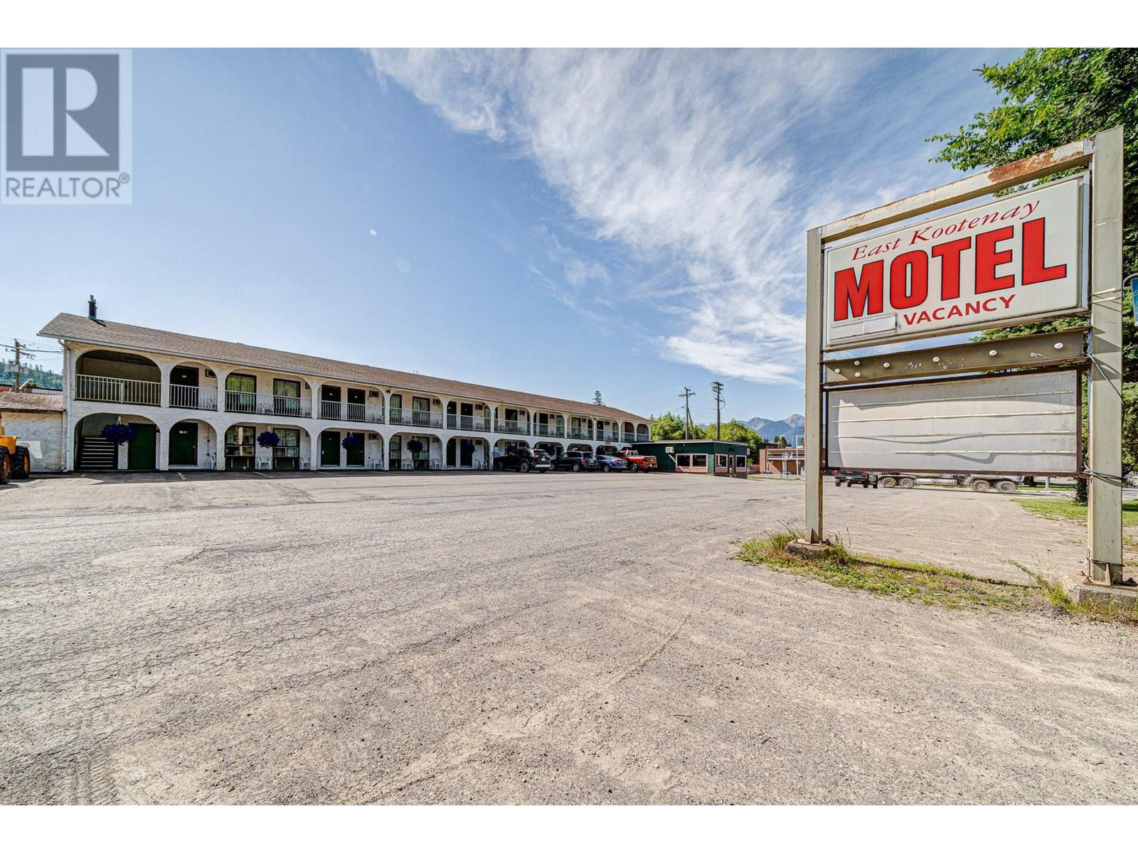 1302 Highway 3, Fernie, British Columbia  V0B 1M5 - Photo 1 - 10331398