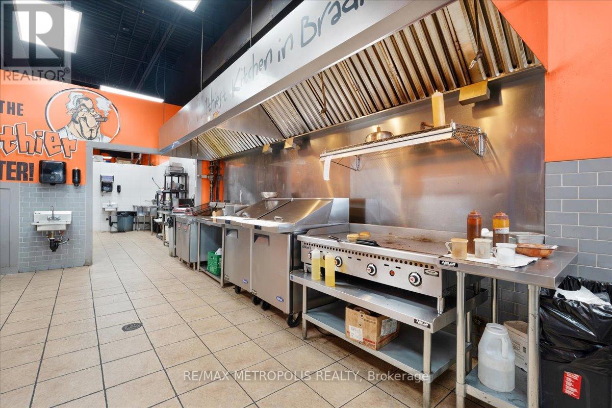10 - 450 Holland Street W, Bradford West Gwillimbury (Bradford), Ontario  L3Z 0J4 - Photo 3 - N12280442