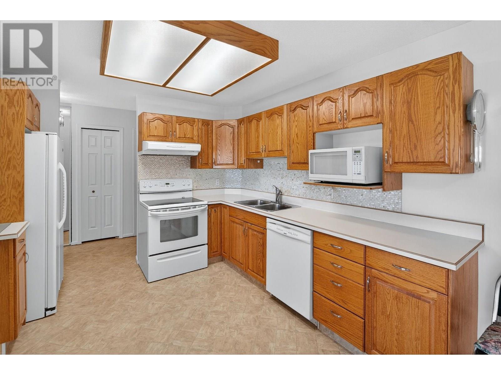 Property at 1249 Pacific Avenue Unit# 302 image 3