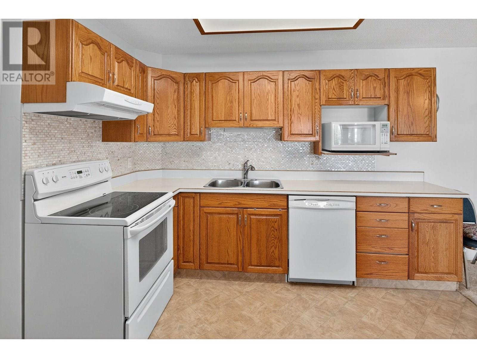 Property at 1249 Pacific Avenue Unit# 302 image 4