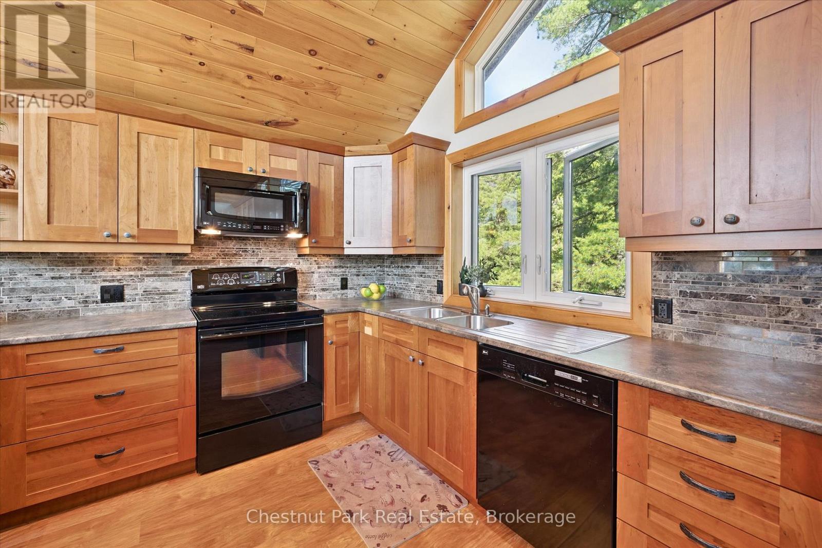 1 Diamond Island, Gravenhurst, Ontario  P1P 1R3 - Photo 18 - X12280494