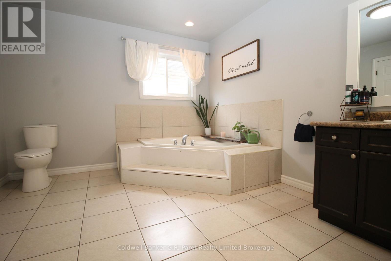 4 Langrell Avenue, Tillsonburg, Ontario  N4G 5X8 - Photo 27 - X12280473