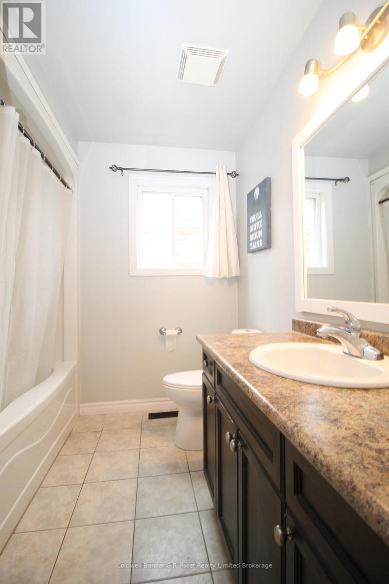 4 Langrell Avenue, Tillsonburg, Ontario  N4G 5X8 - Photo 33 - X12280473