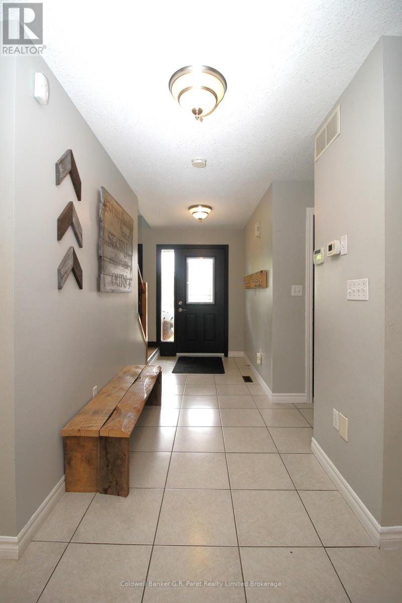 4 Langrell Avenue, Tillsonburg, Ontario  N4G 5X8 - Photo 7 - X12280473