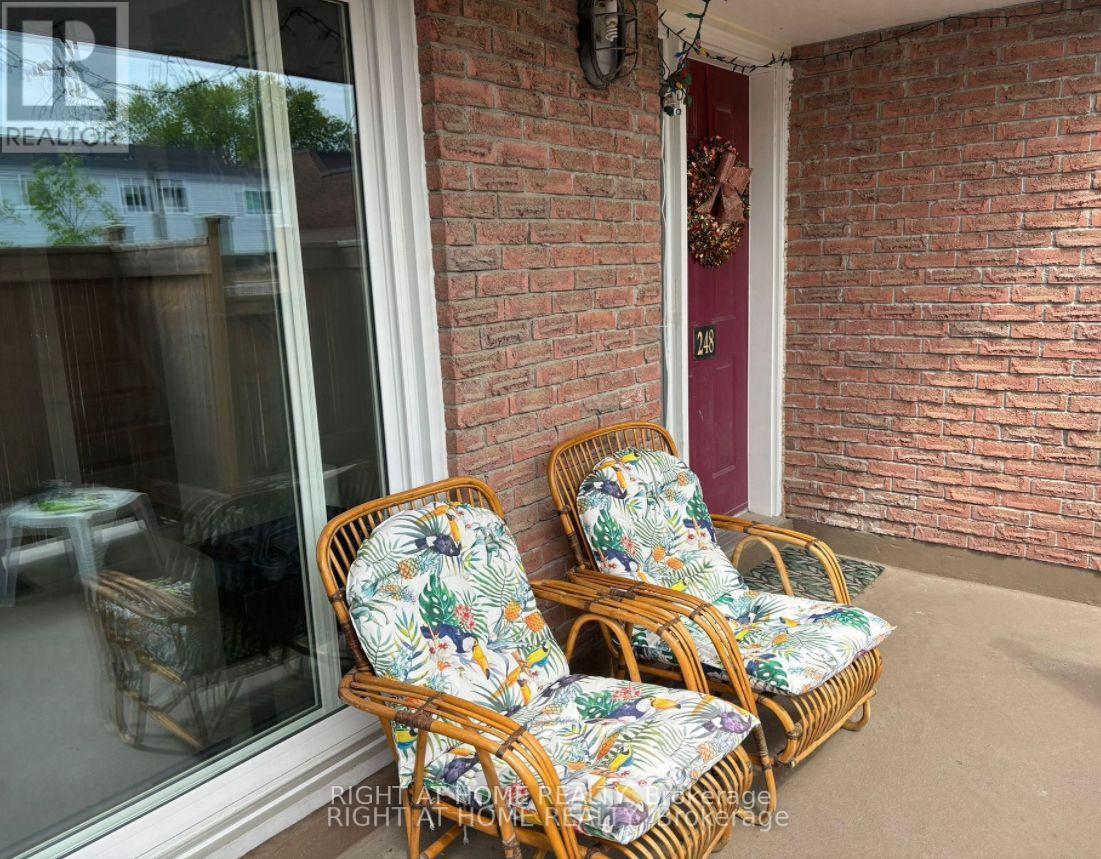 120 - 248 Milestone Crescent E, Aurora, Ontario  L4G 3M2 - Photo 2 - N12280456